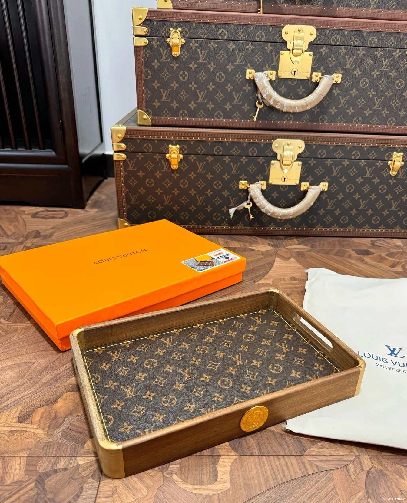 LV SERVING TRAY CUSTOM 0725